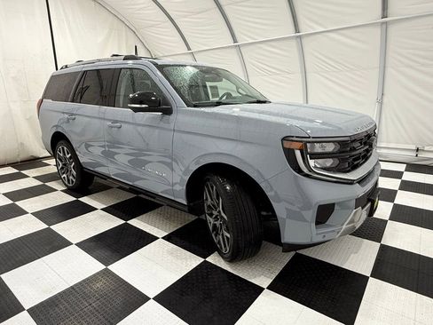 New 2025 Ford Expedition Platinum w/ Platinum Ultimate Package image 11