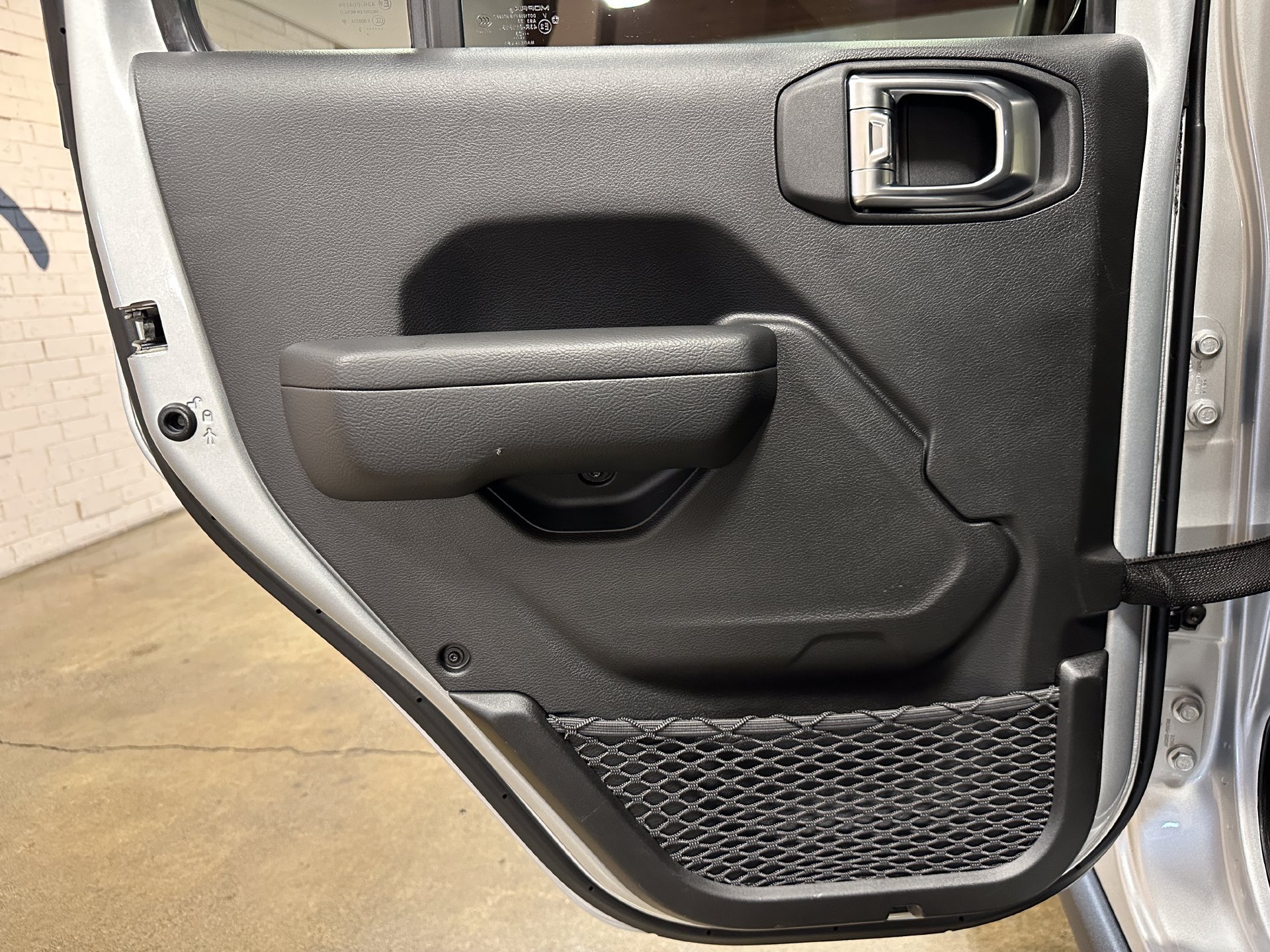 Used 2023 Jeep Wrangler Unlimited AWD/4WD image 24