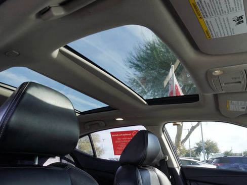 Certified 2023 Nissan Maxima Platinum w/ Sport Mat Group image 13