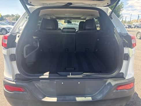 Used 2014 Jeep Cherokee Limited w/ Luxury Group FWD image 11