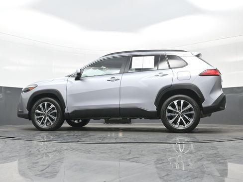 Used 2022 Toyota Corolla Cross XLE image 30