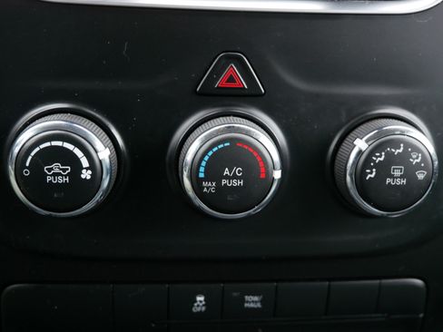 Used 2020 RAM 1500 Classic SLT image 23