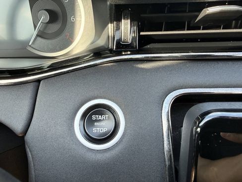 Used 2023 Land Rover Range Rover Evoque R-Dynamic SE AWD/4WD image 19