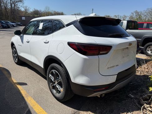 Used 2025 Chevrolet Blazer LT AWD/4WD image 4