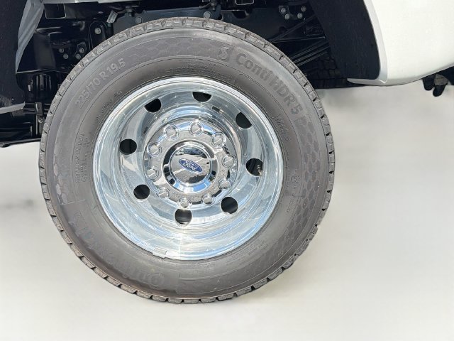 New 2027 Ford F450 Platinum w/ FX4 Off-Road Package AWD/4WD image 25