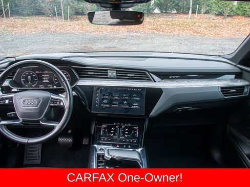 Used 2022 Audi e-tron Premium Plus w/ Premium Plus Package image 16
