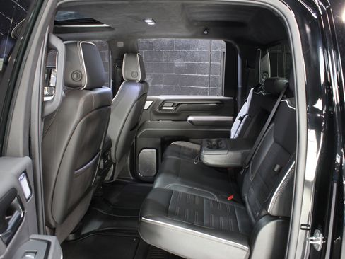 Used 2024 GMC Sierra 2500 AT4X image 46