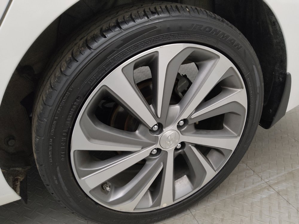 Used 2019 Hyundai Accent Limited FWD image 31