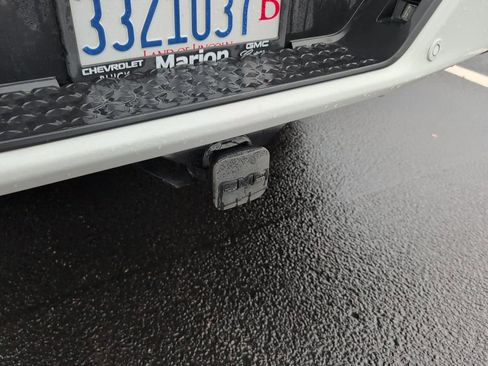 Used 2025 GMC Canyon AT4 image 9