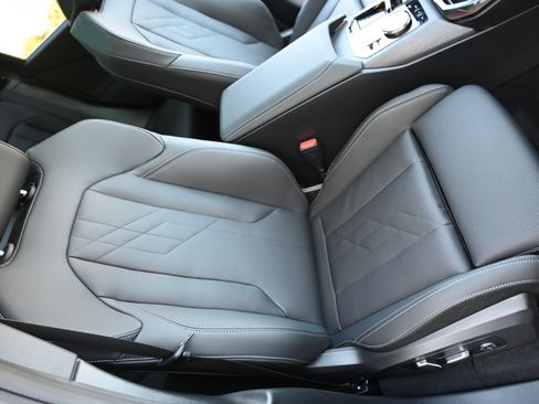 Used 2025 BMW X3 xDrive30i w/ Convenience Package image 18