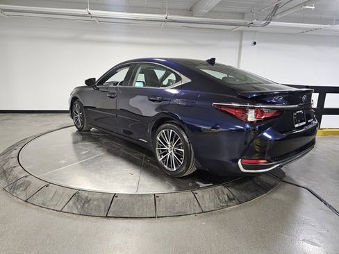 Used 2022 Lexus ES 300h w/ Premium Package image 6