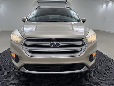 Used 2018 Ford Escape SE w/ Ford Safe & Smart Package image 2