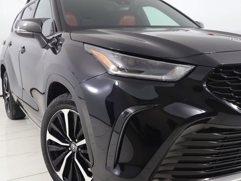 Used 2022 Toyota Highlander XSE image 17