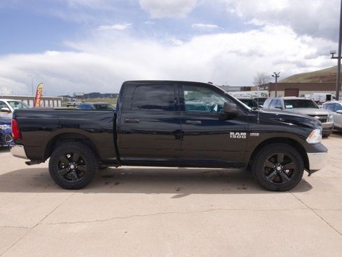 Used 2017 RAM 1500 Classic SLT AWD/4WD image 6