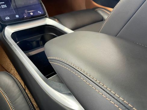 Used 2024 Lucid Air Touring image 42