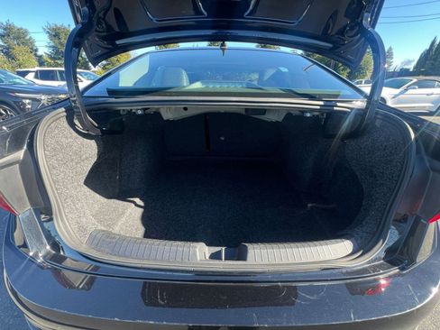 Used 2025 Volkswagen Jetta SE image 31