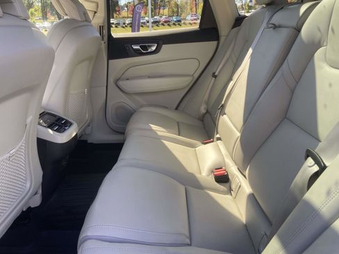 Certified 2023 Volvo XC60 B5 Ultimate w/ Protection Package Premier image 13