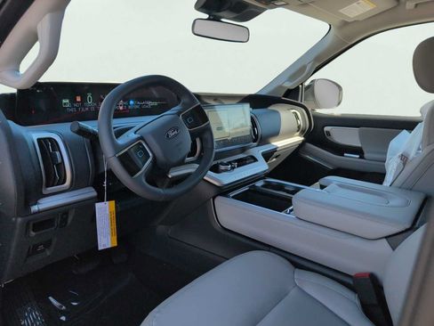 New 2026 Ford Expedition Active RWD image 8