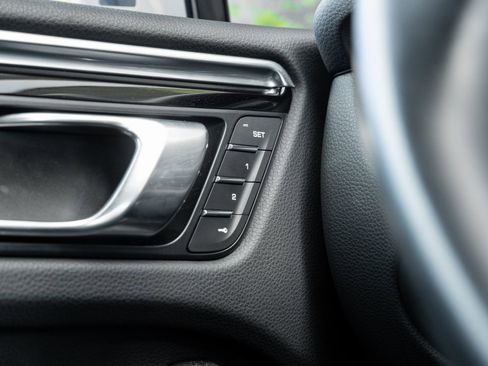 Certified 2023 Porsche Macan S AWD/4WD image 18