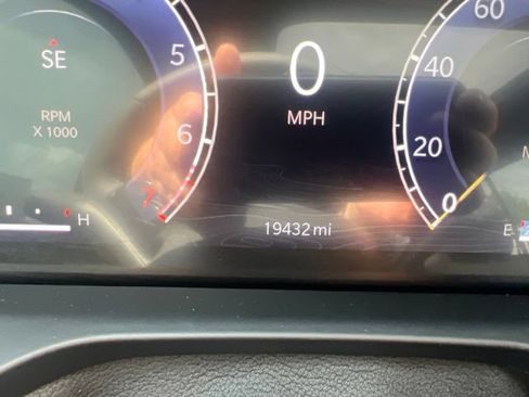 Used 2025 Jeep Grand Cherokee Limited w/ Luxury Tech Group II AWD/4WD image 10
