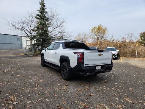 New 2025 Chevrolet Silverado EV LT image 9