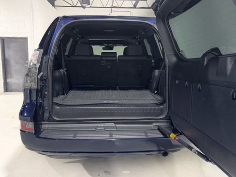Used 2022 Lexus GX 460 Premium w/ Premium Plus Package image 10