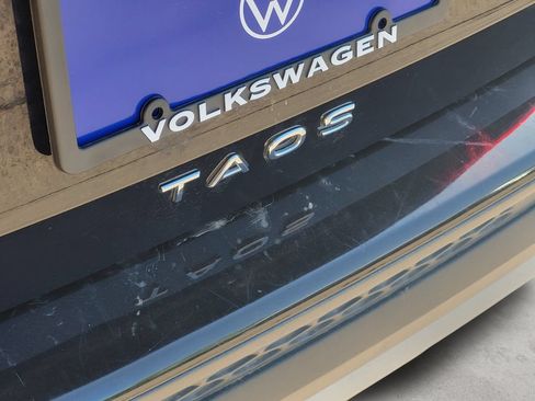 Used 2024 Volkswagen Taos SE FWD image 12