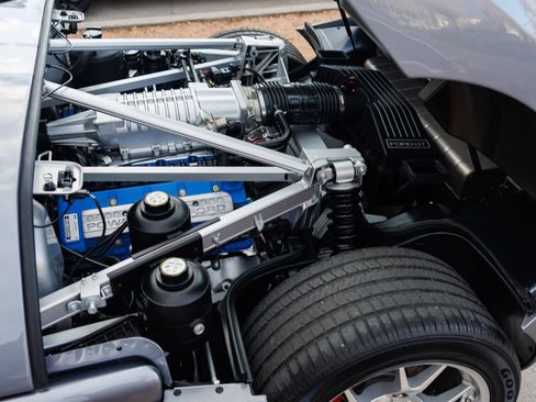 Used 2006 Ford GT RWD image 91
