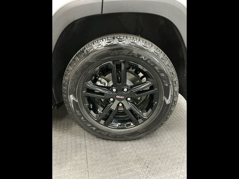 Used 2024 GMC Terrain AT4 w/ LPO, 'HIT The Road' Package AWD/4WD image 41