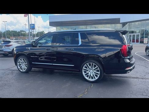 Certified 2026 GMC Yukon XL Denali w/ Denali Reserve Package AWD/4WD image 6