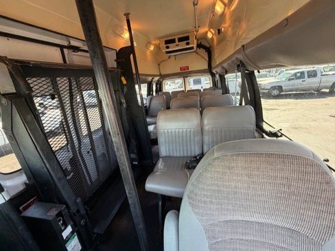 Used 2001 Ford E-350 and Econoline 350 Extended Super Duty image 15