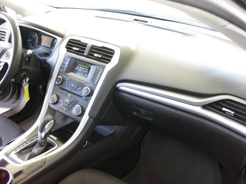 Used 2013 Ford Fusion SE image 33