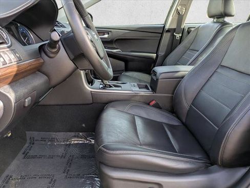 Used 2017 Toyota Camry XLE image 19