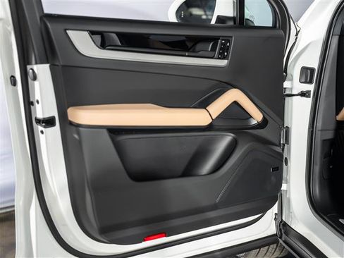 New 2026 Porsche Cayenne Coupe image 23