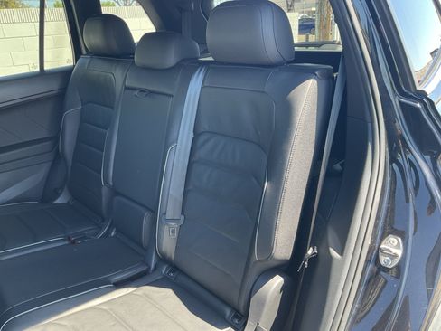 Used 2020 Volkswagen Tiguan SEL Premium R-Line w/ 3rd Row Seat Package AWD/4WD image 19