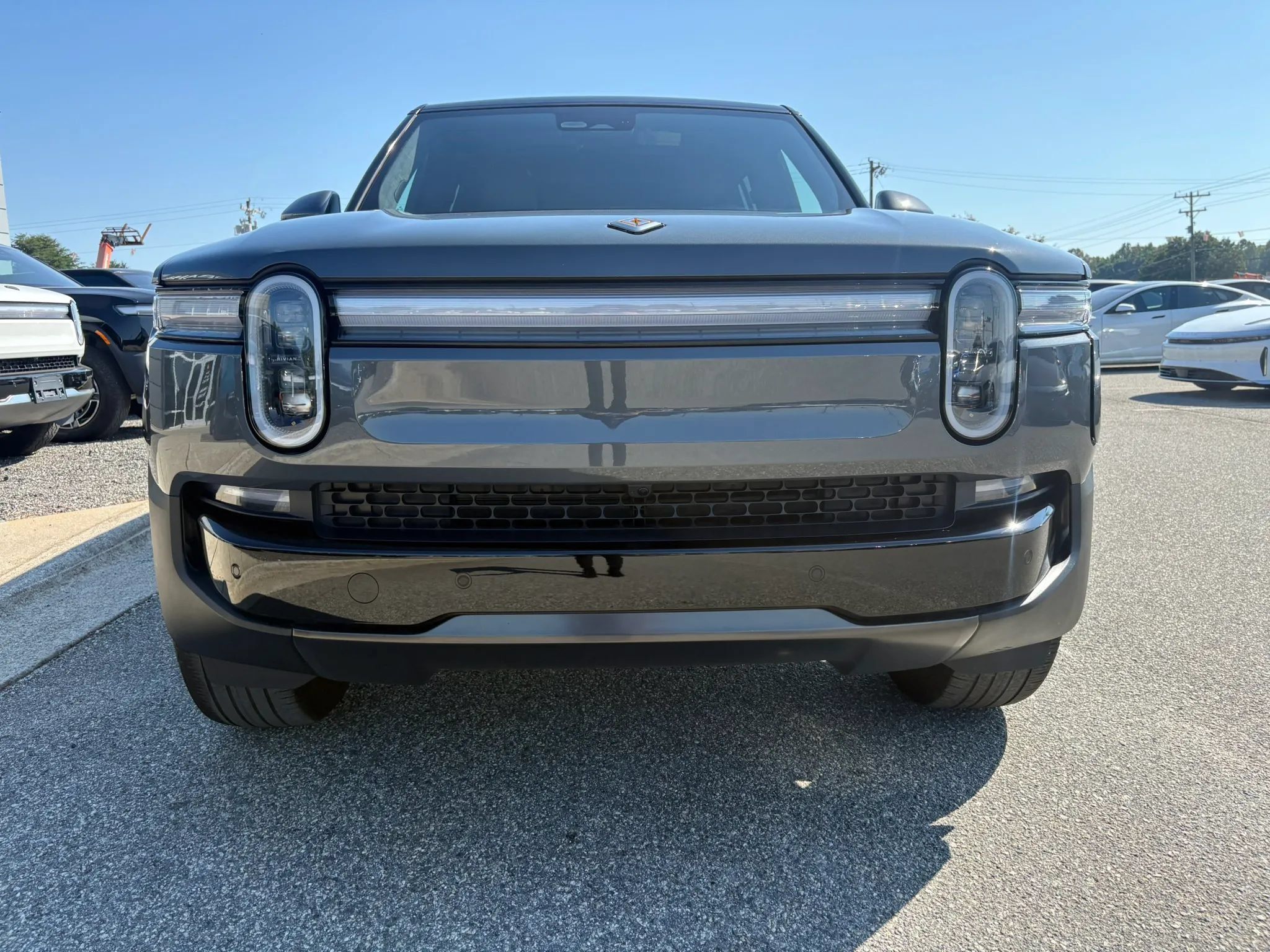 Used 2025 Rivian R1S Adventure Dual AWD/4WD image 22