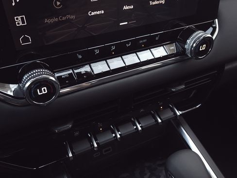 New 2025 GMC Canyon Elevation w/ Convenience Package image 15