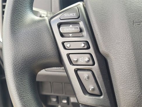 Used 2023 Nissan Frontier SV image 14