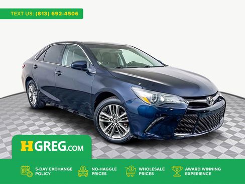 Used 2016 Toyota Camry SE image 1