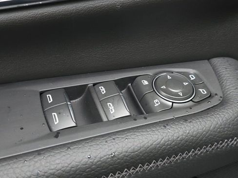 Used 2025 GMC Yukon XL Denali w/ Denali Reserve Package AWD/4WD image 11