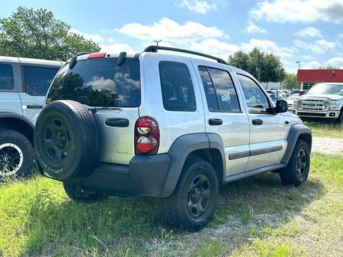 Used 2006 Jeep Liberty Sport AWD/4WD image 3