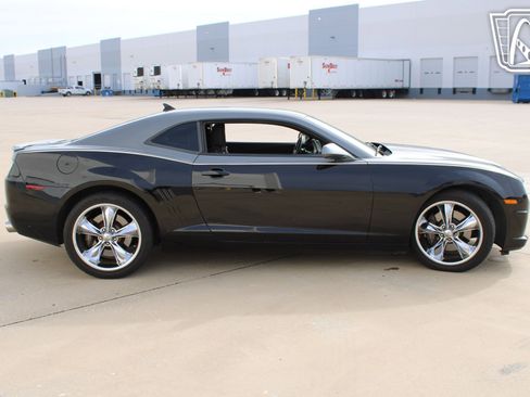 Used 2012 Chevrolet Camaro SS w/ Orange Stripe Package image 18