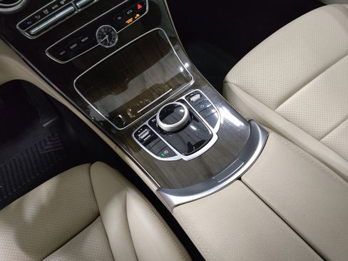 Used 2019 Mercedes-Benz C 300 Sedan image 26