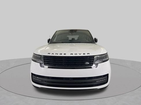 Used 2025 Land Rover Range Rover SE AWD/4WD image 2