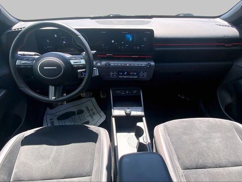 Used 2025 Kia Sportage LX FWD image 16
