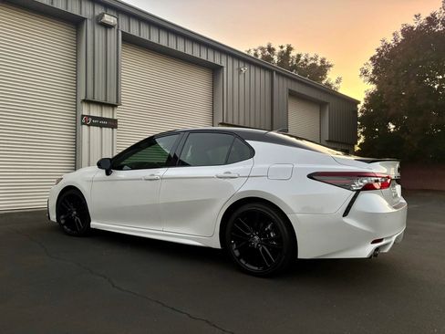 Used 2022 Toyota Camry XSE image 9