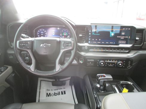 Used 2023 Chevrolet Silverado 1500 ZR2 w/ Technology Package image 13