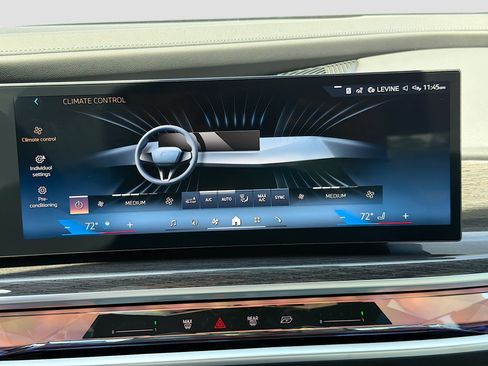 New 2026 BMW 740i w/ Premium Package RWD image 32