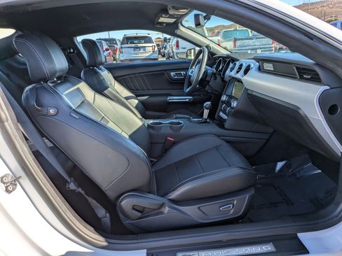 Used 2016 Ford Mustang GT Premium image 28