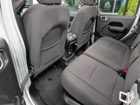 Used 2023 Jeep Wrangler Unlimited w/ Sun & Screen Package AWD/4WD image 21